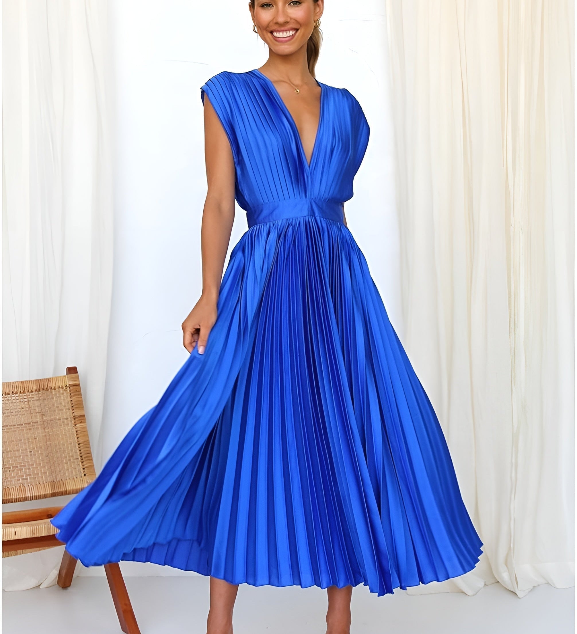Gabriella Budapest | Olkaimeton mekko laskoksilla ja vetoketjulla