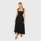 Gabriella Budapest | Amelia – Ajaton, pehmeästi laskeutuva midi-mekko