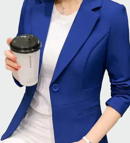 Gabriella Budapest | Täydellisesti muotoiltu takki